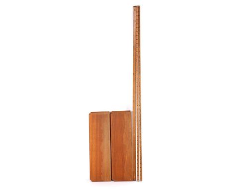 Poul Cadovius (1911-2011)Teak veneer wall system b.u. 3 wall slats 203 cm high and 10 shelves (1 not original and slightly sm
