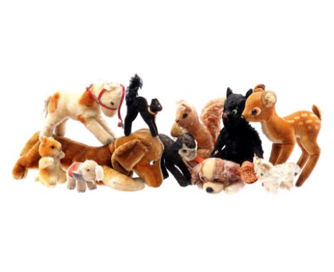 Lot with 11 old cuddly toys, most Steiff, not all brands are available anymore