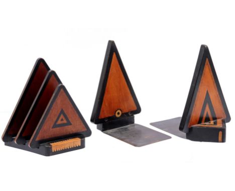 Louis Bogtman (1900-1969)1 pair of Amsterdam School tie-dyed wooden bookends with brass base and Amsterdam School tie-dye tri