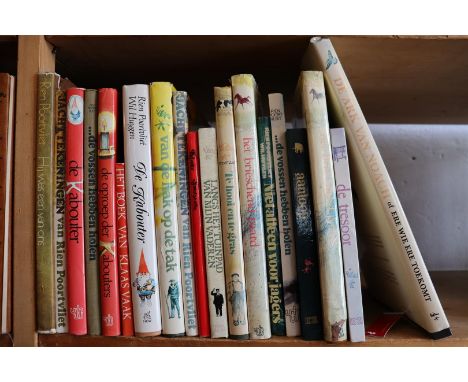 Shelf of various books Rien Poortvliet