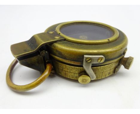 WWI Verners pattern marching compass inscribed '1918' in leather case Condition Report & Further Details Click here for furth