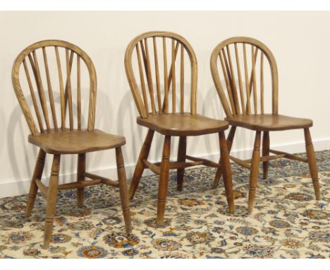 Set three Victorian elm farmhouse chairs, stick and hoop back, dished seats Condition Report & Further Details Click here for
