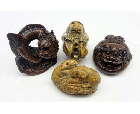 Carved wooden netsuke in the form of two mice, another as a monkey and two others (4) Condition Report & Further Details Clic