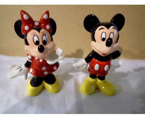 Ceramic Mickey and Minnie Mouse, H: 10 cm. UK P&amp;P Group 2 (£20+VAT for the first lot and £4+VAT for subsequent lots) 
