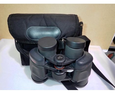 Pair of Praktica Sport binoculars 10x40, cased. UK P&amp;P Group 1 (£16+VAT for the first lot and £2+VAT for subsequent lots)