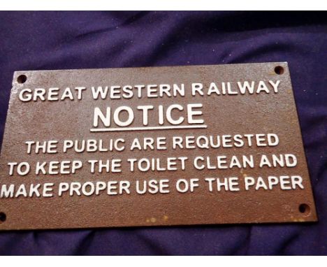Cast iron Great Western railway sign, W: 30 cm. UK P&amp;P Group 2 (£20+VAT for the first lot and £4+VAT for subsequent lots)