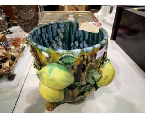 Majolica ceramic bowl with floral decoration, damaged. Not available for in-house P&amp;P 