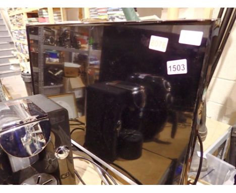 Samsung 32" television, model T32E390SX. All electrical items in this lot have been PAT tested for safety and have passed. Th