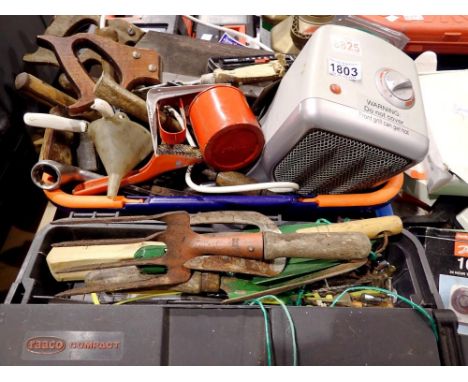 Tool box containing mixed tools. All electrical items in this lot have been PAT tested for safety and have passed. This does 