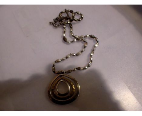 Hallmarked silver pendant necklace, L: 52 cm. UK P&amp;P Group 1 (£16+VAT for the first lot and £2+VAT for subsequent lots) 