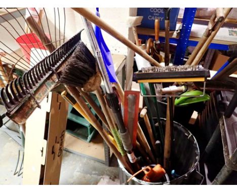 Bin of mixed tools, garden tools etc, bin not included in this lot. Not available for in-house P&amp;P 
