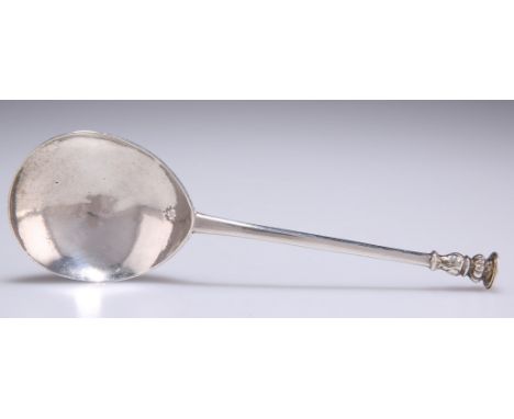 A 17TH CENTURY SILVER SEAL-TOP SPOON, with fig-shaped bowl and tapering faceted stem, prick-dot initialled "M*S" and dated 16