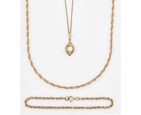 A 9 CARAT GOLD CULTURED PEARL PENDANT ON CHAIN, a cultured pearl within a fancy scroll frame, to a fine Prince-of-Wales chain