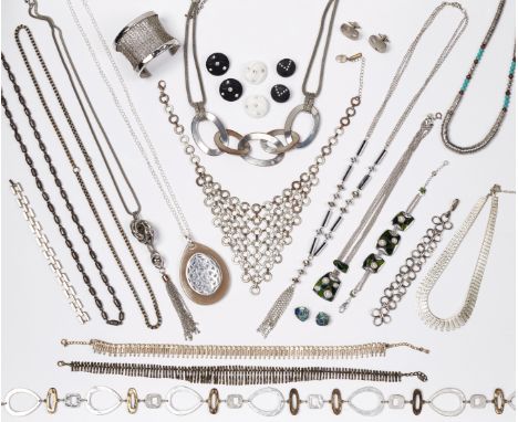 A GROUP OF SILVER METAL AND OTHER JEWELLERY, including&nbsp;A NUOVEGIOIE MESH BANGLE, marked '925';&nbsp;A SAKS, LONDON MESH 