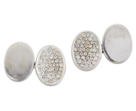A PAIR OF 18 CARAT WHITE GOLD DIAMOND DOUBLE CUFFLINKS, each with one oval plaque pavé-set with round brilliant-cut diamonds,