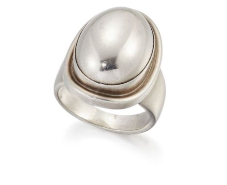 HARALD NIELSEN FOR GEORG JENSEN - A DANISH SILVER RING, no. 46a, set with an oval silver dome in a curved frame, to a taperin