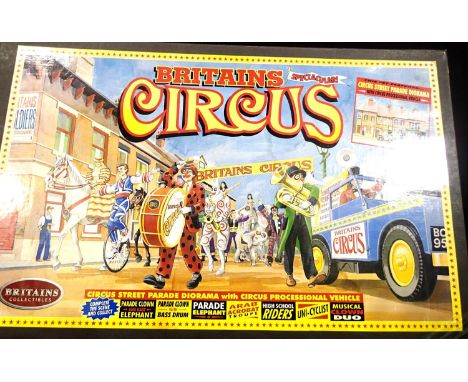 Britains circus street scene diorama, complete with Land Rover, but missing street lamp, in very good condition, boxed. P&amp