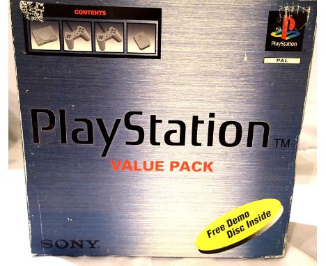 Playstation original console, boxed with controller, power lead and memory card. P&amp;P Group 2 (£18+VAT for the first lot a