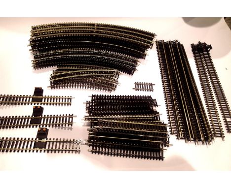 Selection of approximately seventy pieces of Hornby Setrack pieces, twenty R600, ten R601, eight R609, twelve R607, eight R60