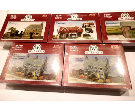Five Wills OO scale Craftsman plastic kits; x2 semi detached cottages, farm cottage, Black Horse Inn and goods shed. All new 