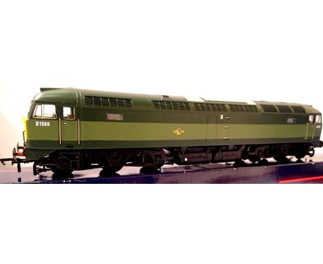 Bachmann 32-800 class 47 diesel, D1500 green, Late Crest, DCC fitted. Excellent condition, box with wear. P&amp;P Group 1 (£1