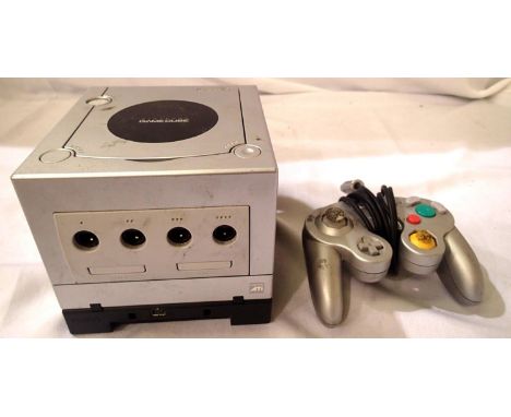 Nintendo GameCube console with Game Boy player and one controller, no cables. P&amp;P Group 2 (£18+VAT for the first lot and 