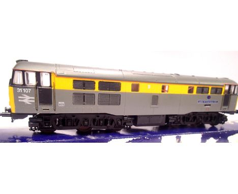 Lima Class 31 John H Carless V.C. Grey, 31107, limited edition 092/330, fitted scale couplings, in very good to excellent con