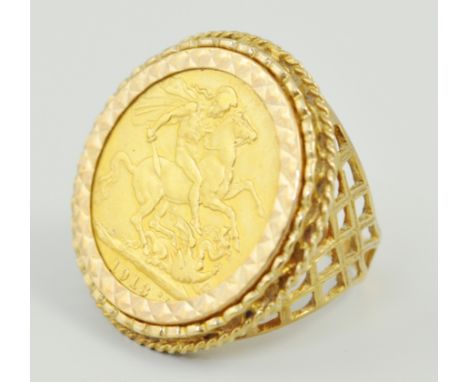 Gent's gold sovereign ring, set with a George V sovereign - 1918, yellow metal mount.