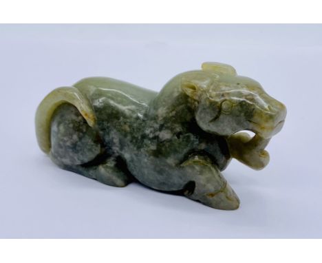 A carved jade figure of a horse, length 8.5cm