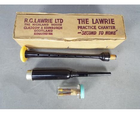 A boxed R G Lawrie practice chanter 'The Lawrie'