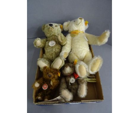 A collection of four loose Steiff bears, Danbury Millennium, 1920 Classic, 1926 Miniature & Teddybar 1905, all in good condit