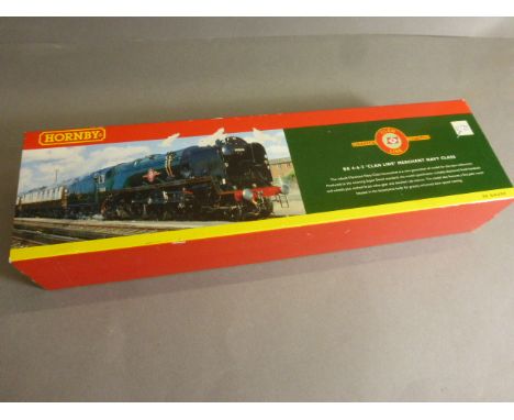 Boxed Hornby Super Detail R2169 BR 4-6-2 Clan Line Merchant Navy Class locomotive 
