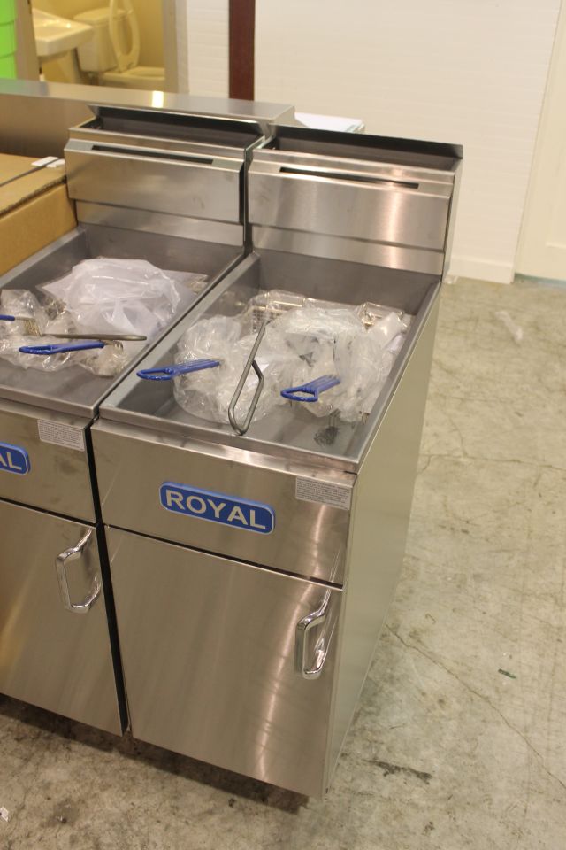 Royal propane deep fryer model RFT50 NEW