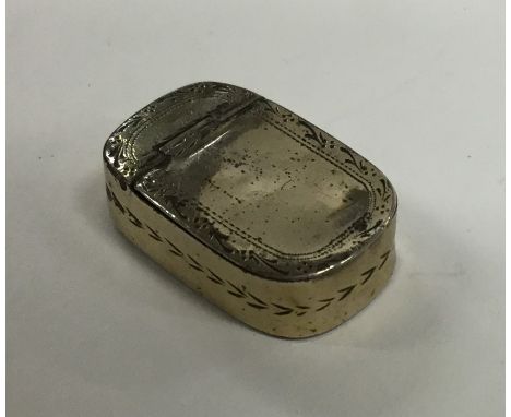 A silver and silver gilt snuff box. Birmingham 1795. By IT. Approx. 6.4 grams. Est. £60 - £80.