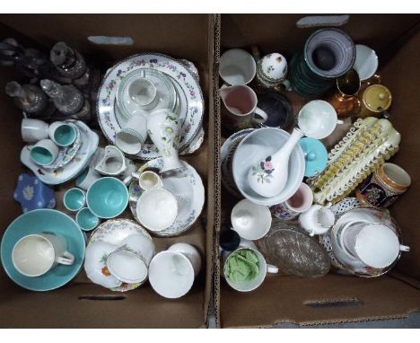 A lot comprising predominantly mixed ceramics to include Royal Worcester, Wedgwood, New Chelsea, Poole Pottery and similar, t