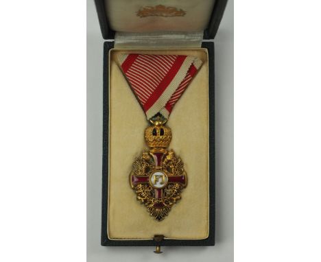 Österreich: Kaiserlicher Franz Joseph Orden, Ritterkreuz, im Etui.Bronze vergoldet, emailliert, mehrteilig durchbrochen gefer