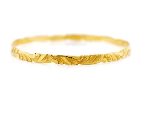 Yellow gold "scroll" bangle rubbed mark. Approx flat wire size 1.2-4mm, inside width 60mm, 13.5 grams. Tests as 18ct