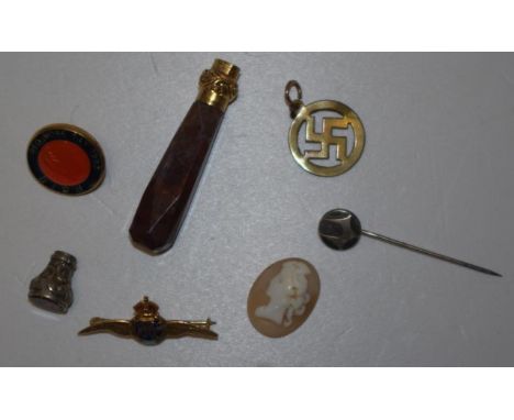 Vintage 9ct gold RAAF badge together with a collection of various vintage collectables including cameo , charm, badge and sea