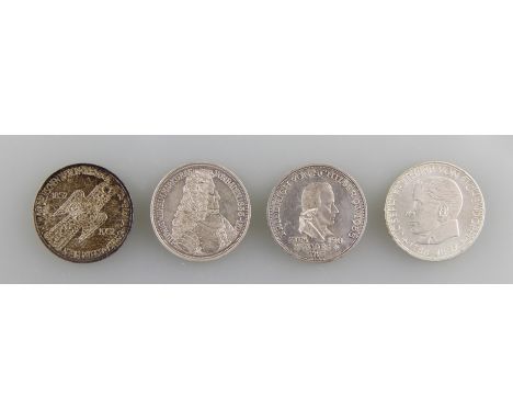 Bundesrepublik DeutschlandKonvolut der ersten vier 5 DM - Gedenkmünzen, Germanisches Museum 1952 D, Markgraf von Baden 1955 G