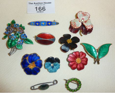 Vintage jewellery: assorted floral enamel brooches, some silver, inc. Art Nouveau and a David Andersen of Norway