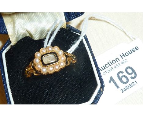 Antique 18ct gold and enamel mourning ring engraved as 1844 - with hairwork and seed pearl panel, approx. 5g