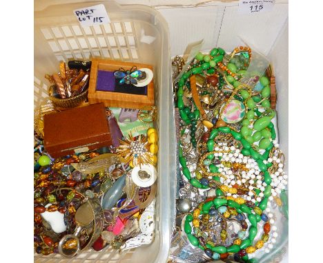 Large quantity of costume jewellery, some silver, Art Deco bead necklaces etc.