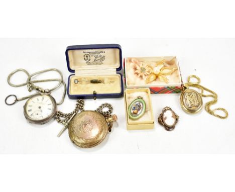 A small group of jewellery including yellow metal pin set with diamond weighing approx 0.25cts, enamelled pendant indistinctl