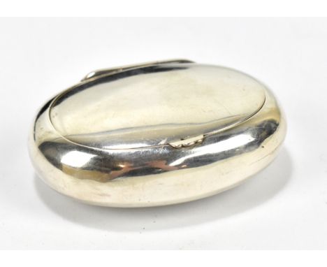 H J COOPER &amp; CO LTD; an Edward VII hallmarked silver oval snuff box of plain form, Chester 1903, width 8.2cm, approx 2.3o