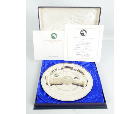 HORSE RACING INTEREST; Stuart Devlin, an Elizabeth II hallmarked silver limited edition plate designed by Devlin and produced