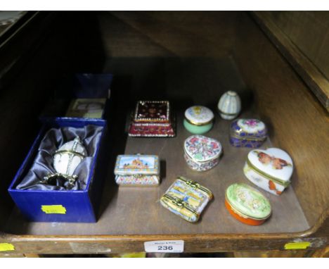 A boxed decorative trinket egg 'nest of pearls' together with nine other pill boxes including Bilston, Crummles, etc (10)