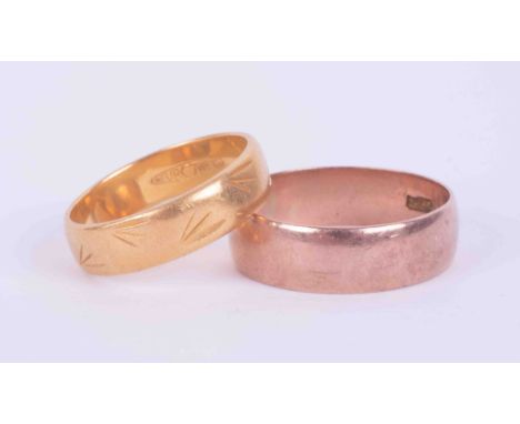 A 9ct rose gold wedding band, 2.73gm, size P, and a 22ct yellow gold engraved wedding band, 3.93gm, size K 1/2, (2).85