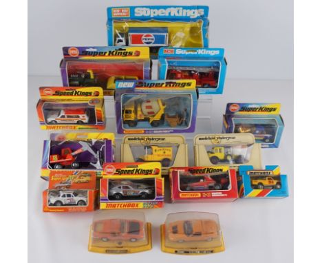 Großes Konvolut: 21 Matchbox in OVP, Streak Loop Matchbox, 2 GAMA-Modellautos in OVP und diverse bespielte Matchbox  OVP: Sup