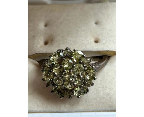Ladies silver & green stone dress ring 