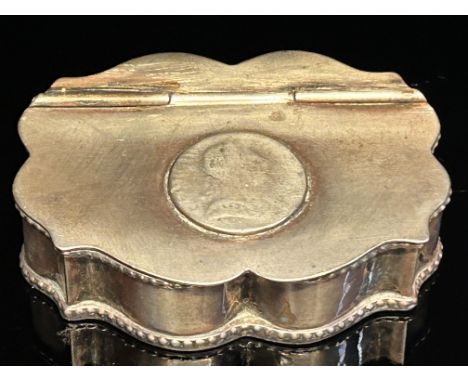 Table snuff box with George III silver coin 